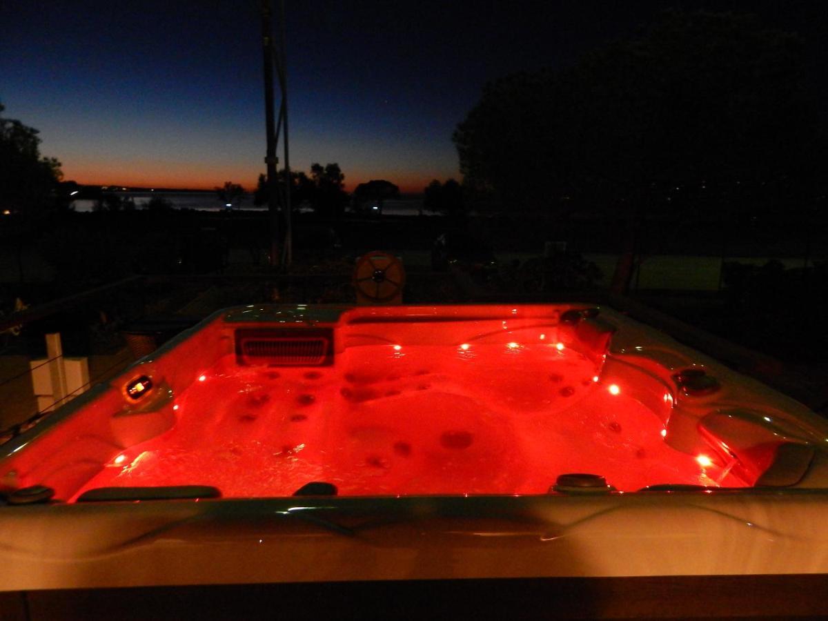 Floating House Sea Queen Порторож Екстериор снимка