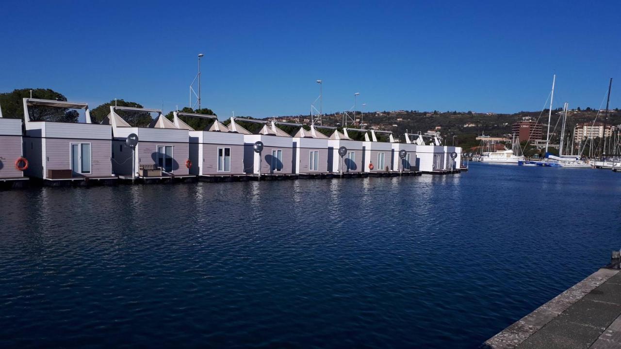 Floating House Sea Queen Порторож Екстериор снимка