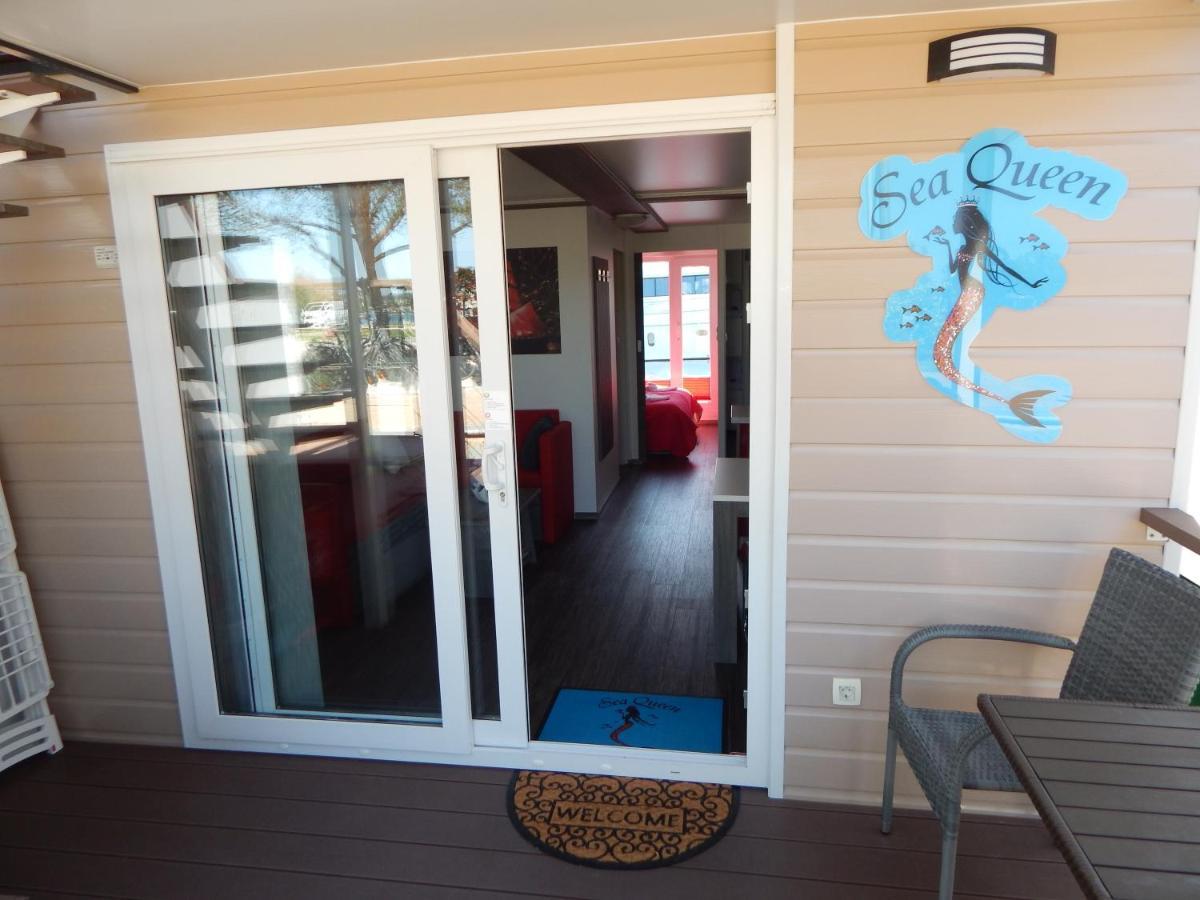 Floating House Sea Queen Порторож Екстериор снимка